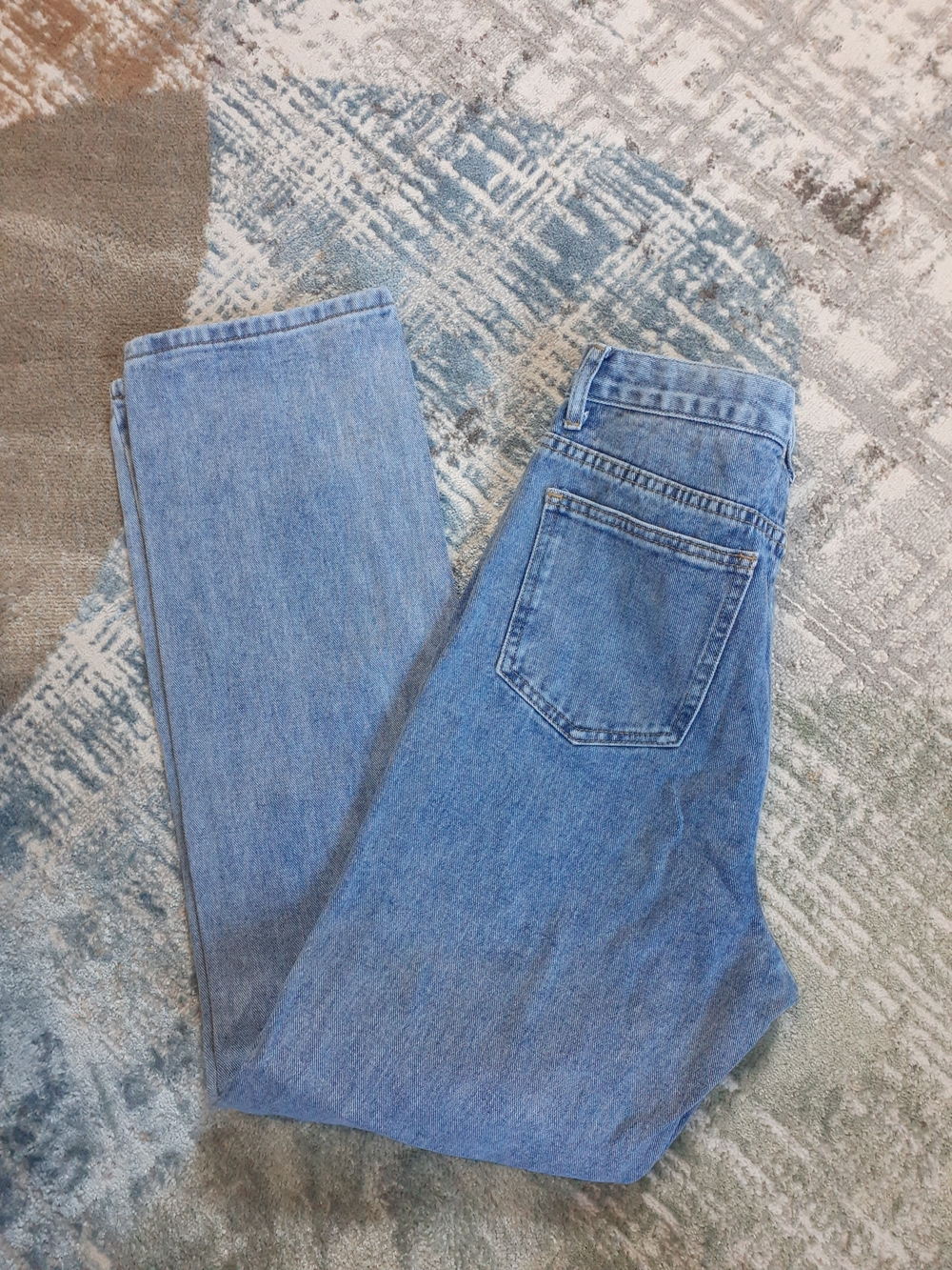 Pretty Little Thing Light Blue Straight Leg Jeans - Picture 6 of 8